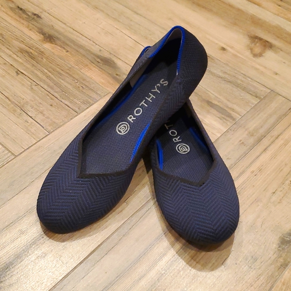 Rothys round toe flats